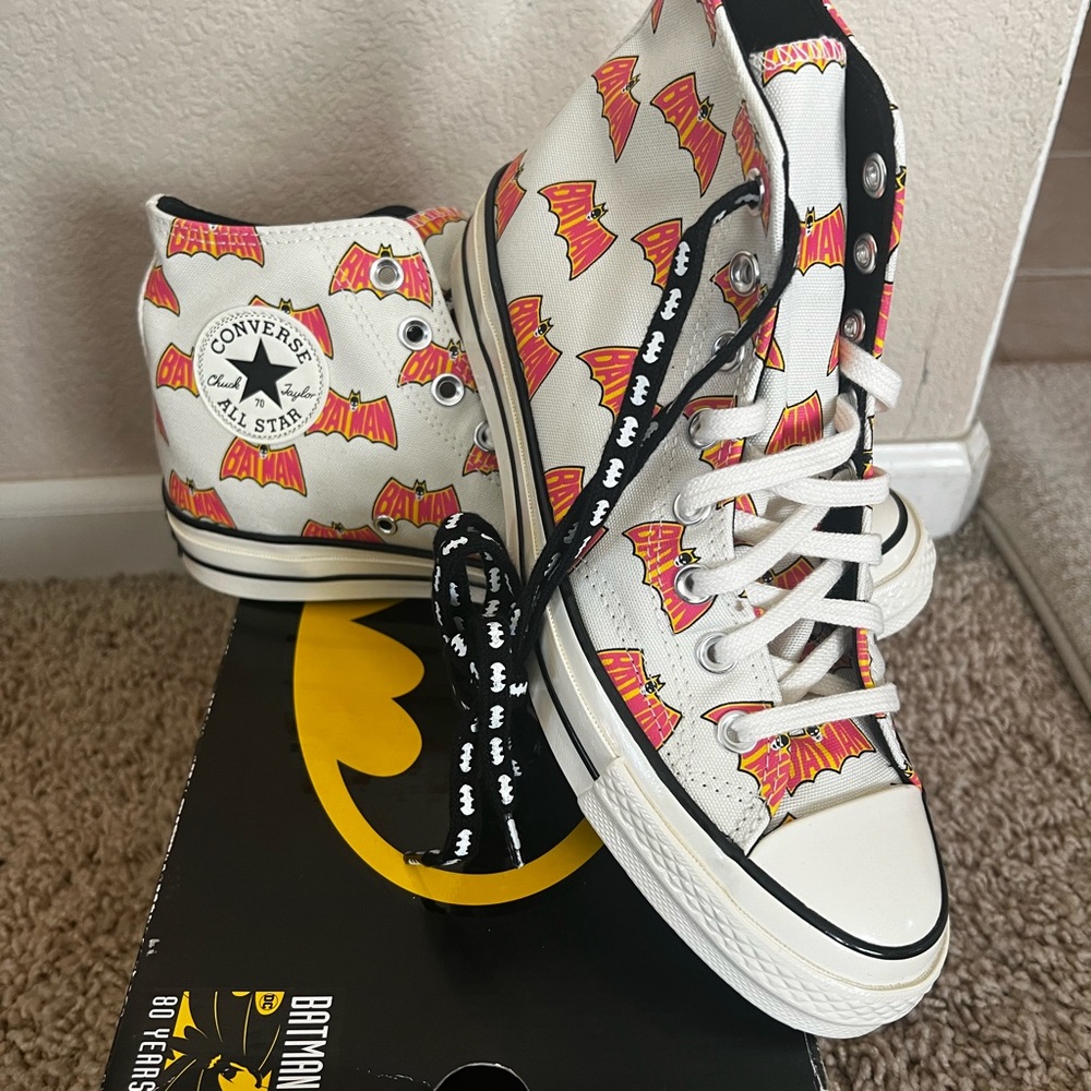Converse Chuck Taylor All Star 70 Hi
Batman 80th Anniversary White